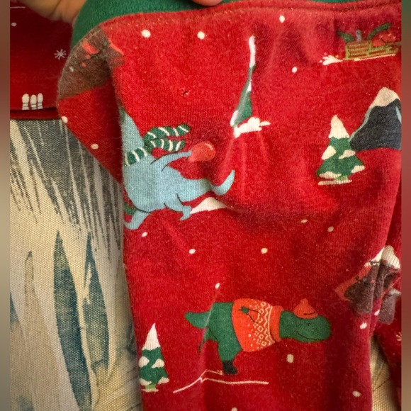 Lot of Christmas Shirt size 4/5 and fitted Target brand Dinosaur pajamas size 6 - Picture 6 of 6